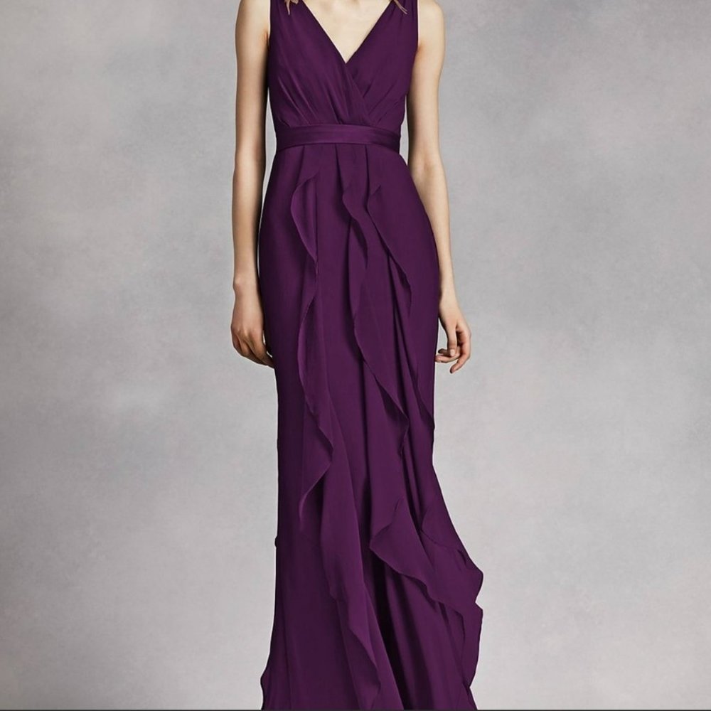 ✨💃👰🤵 White by Vera Wang V-Neck Wrapped Bodice Dress